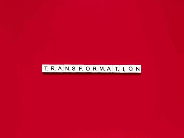 Comment rénover une grange en loft tout en conservant son cachet d'origine?